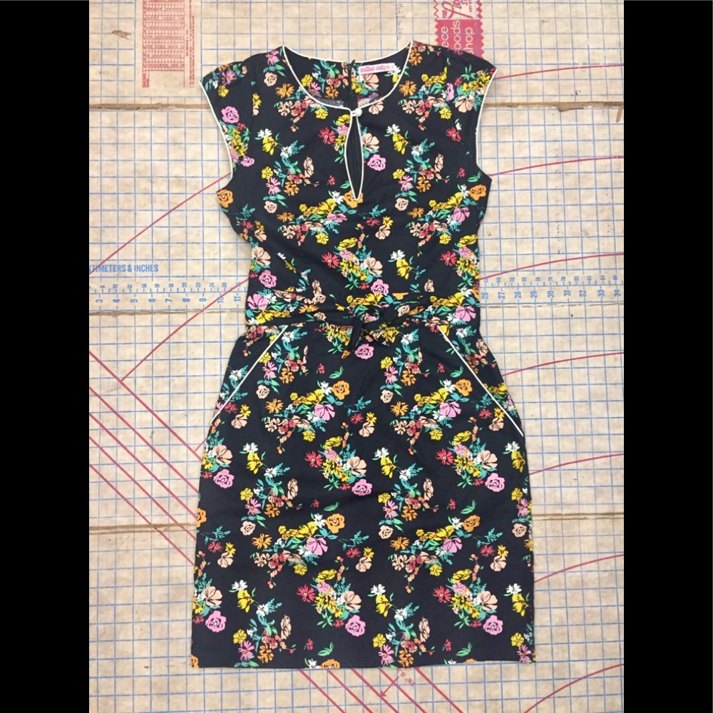 Trollied Dolly waitress dress size small